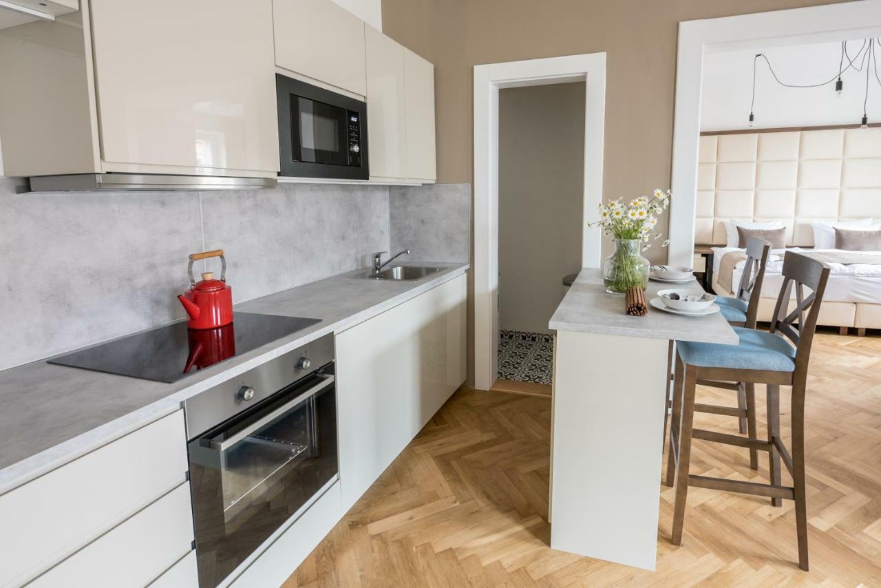 Letna Garden Suites براغ المظهر الخارجي الصورة