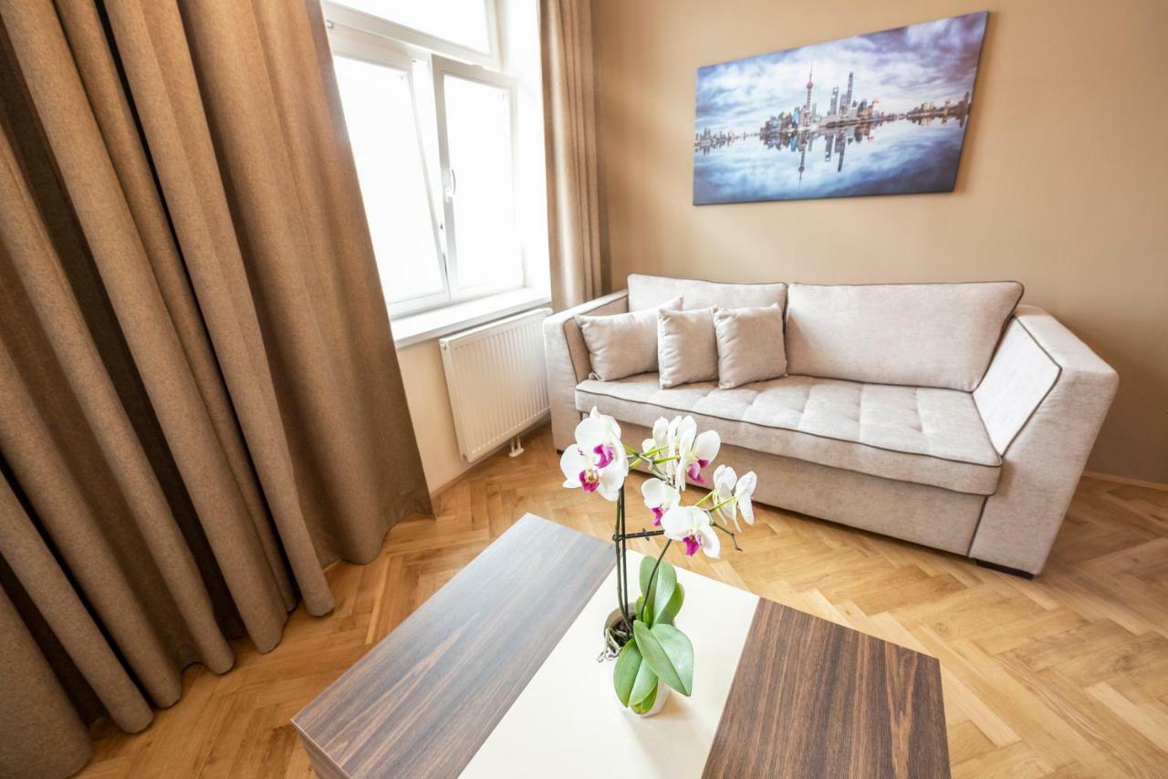 Letna Garden Suites براغ المظهر الخارجي الصورة