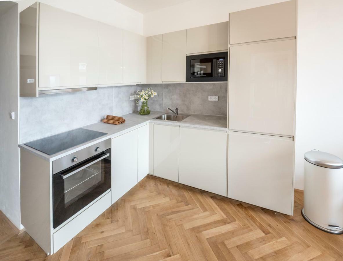 Letna Garden Suites براغ المظهر الخارجي الصورة