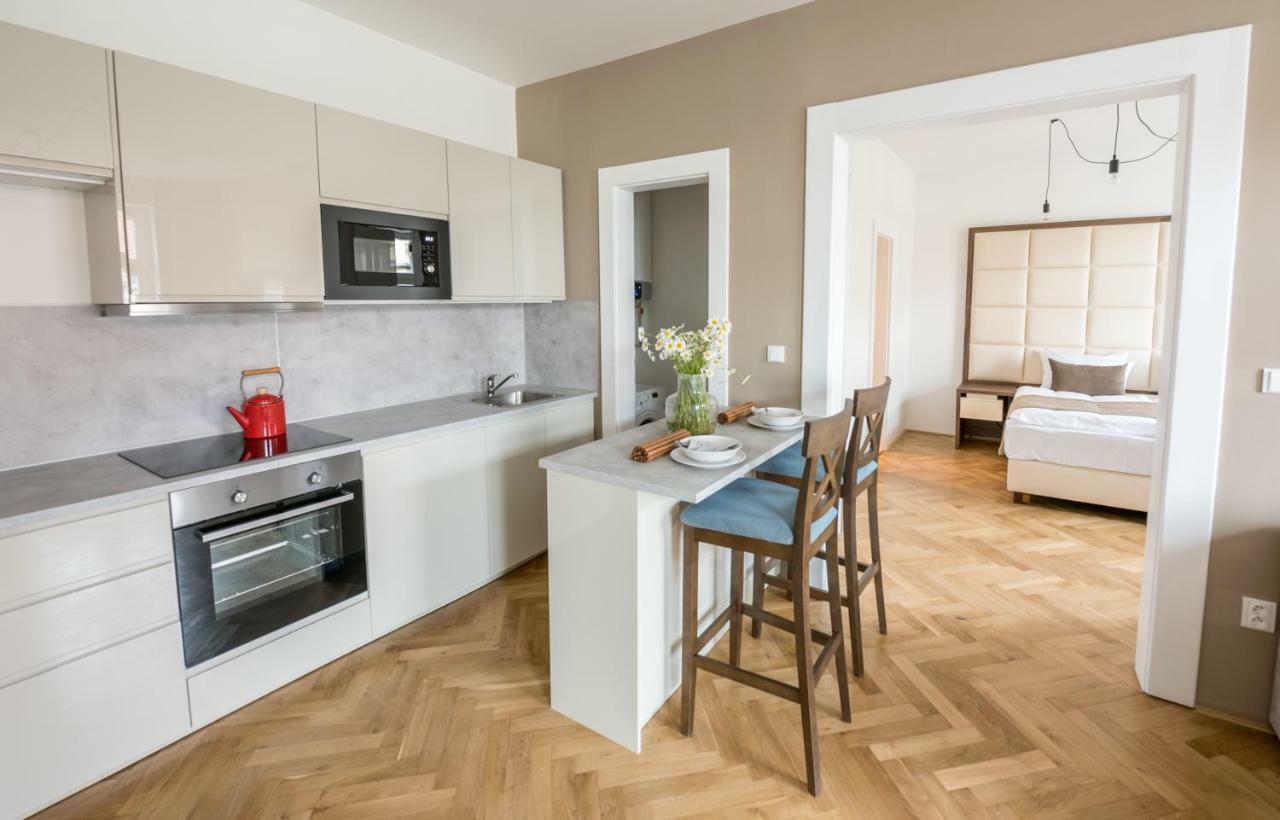 Letna Garden Suites براغ المظهر الخارجي الصورة