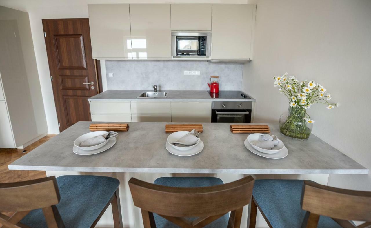 Letna Garden Suites براغ المظهر الخارجي الصورة