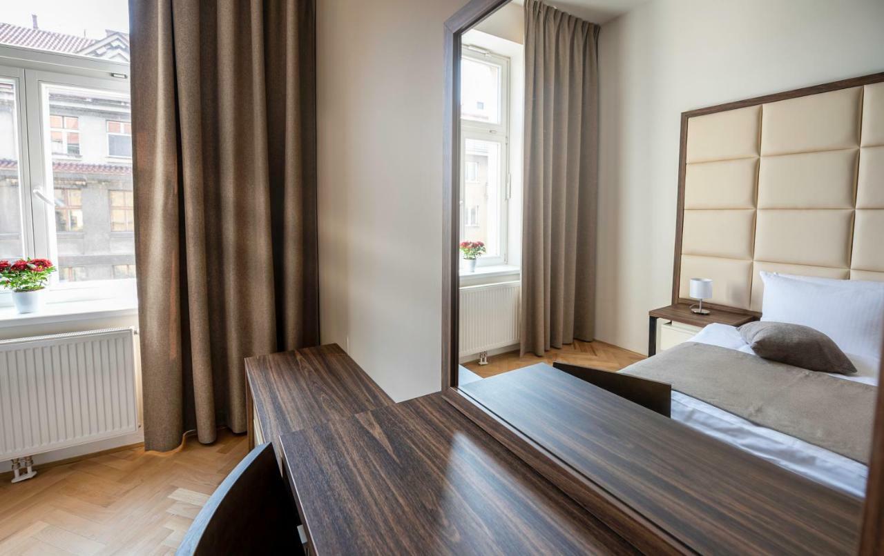 Letna Garden Suites براغ المظهر الخارجي الصورة