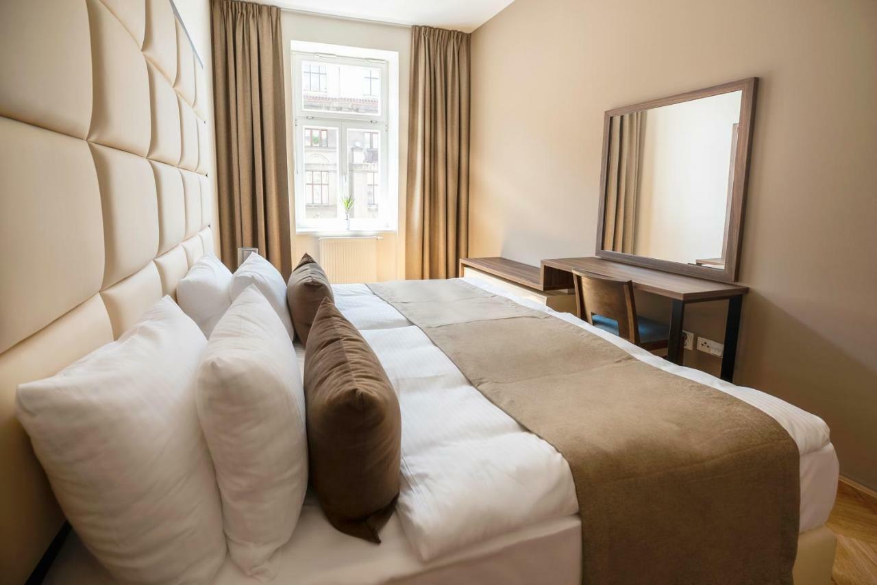 Letna Garden Suites براغ المظهر الخارجي الصورة