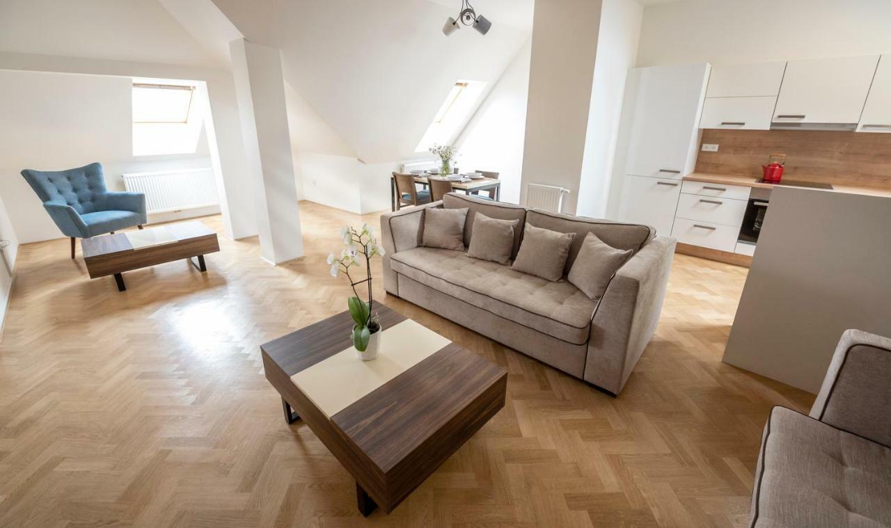Letna Garden Suites براغ المظهر الخارجي الصورة