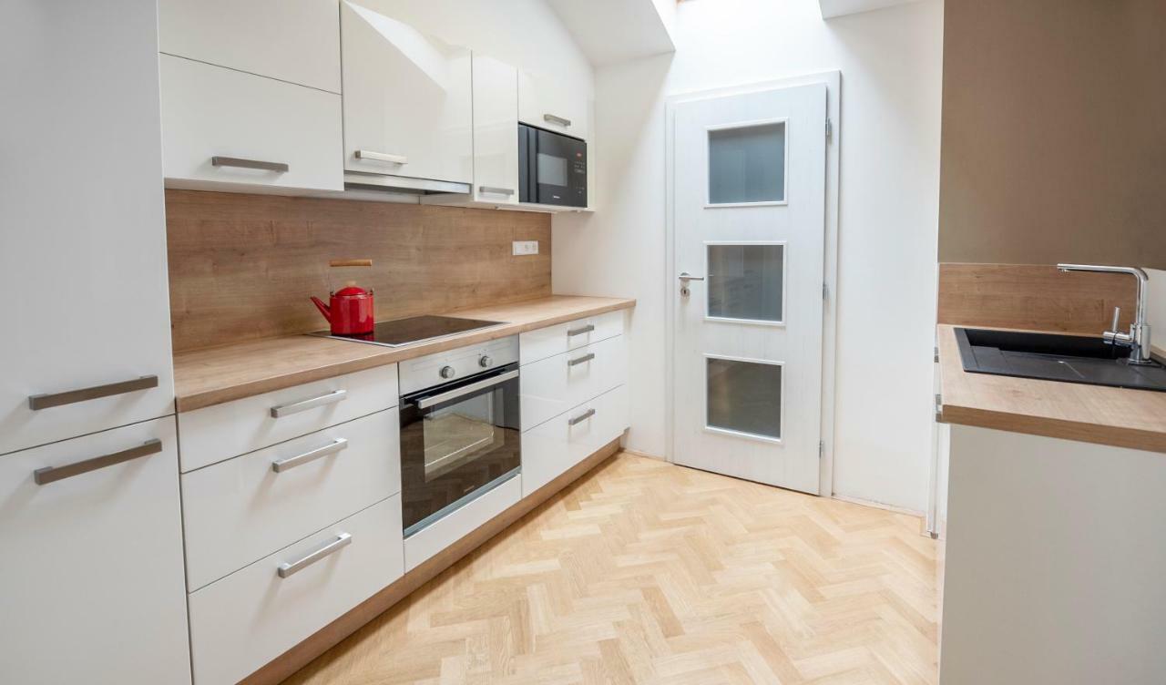 Letna Garden Suites براغ المظهر الخارجي الصورة