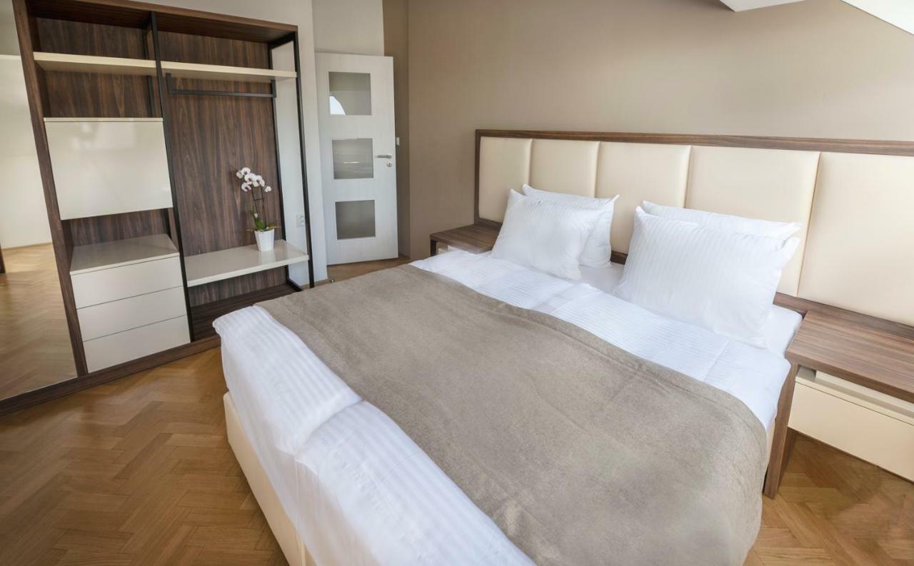 Letna Garden Suites براغ المظهر الخارجي الصورة