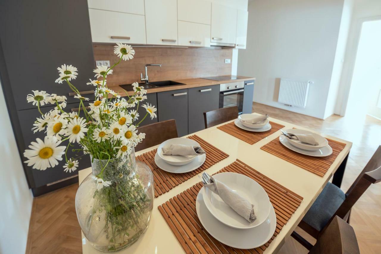 Letna Garden Suites براغ المظهر الخارجي الصورة