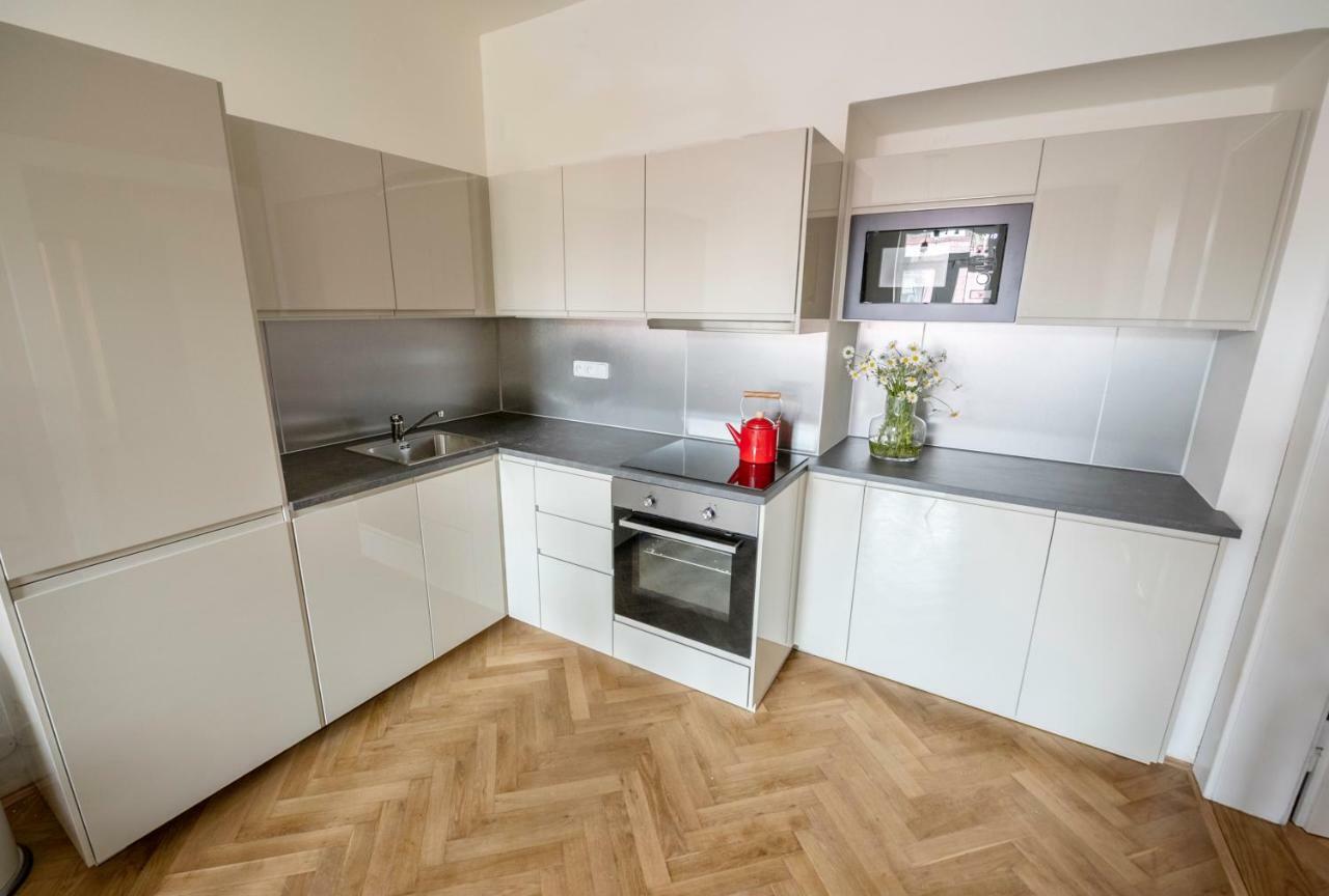 Letna Garden Suites براغ المظهر الخارجي الصورة