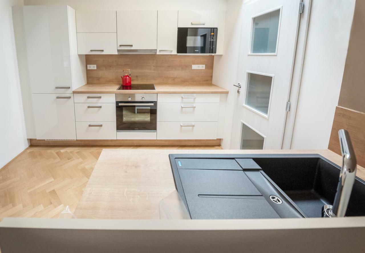Letna Garden Suites براغ المظهر الخارجي الصورة