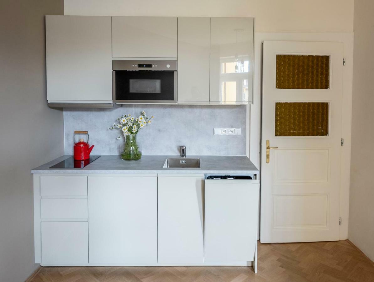 Letna Garden Suites براغ المظهر الخارجي الصورة