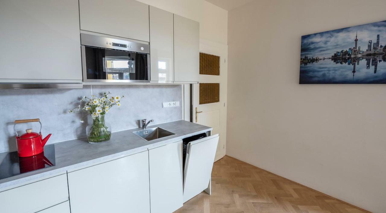 Letna Garden Suites براغ المظهر الخارجي الصورة
