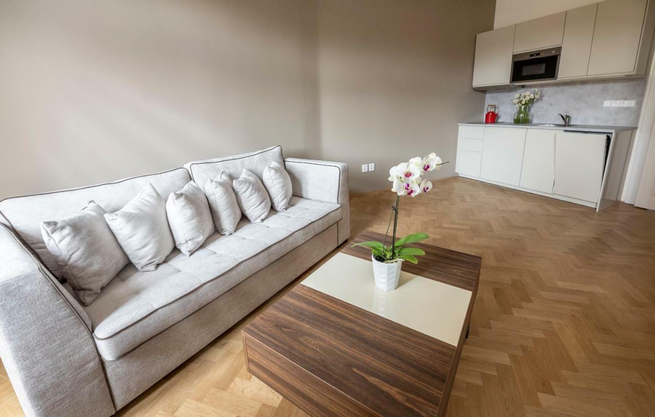 Letna Garden Suites براغ المظهر الخارجي الصورة